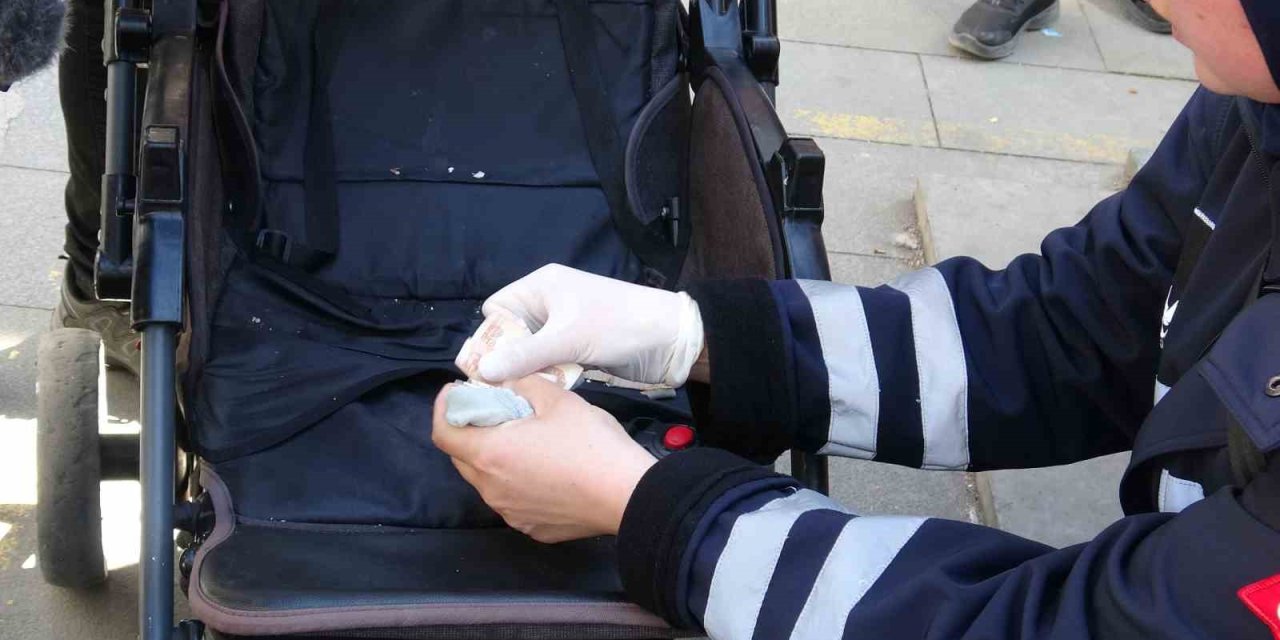 Topladığı Paraları Bebek Arabasına Saklamış