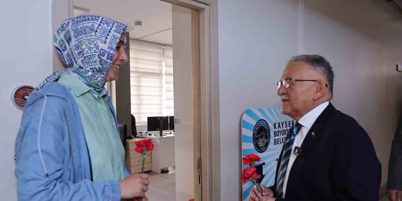 Başkan Büyükkılıç’tan Dünya Kadınlar Günü’ne ‘karanfilli’ Kutlama