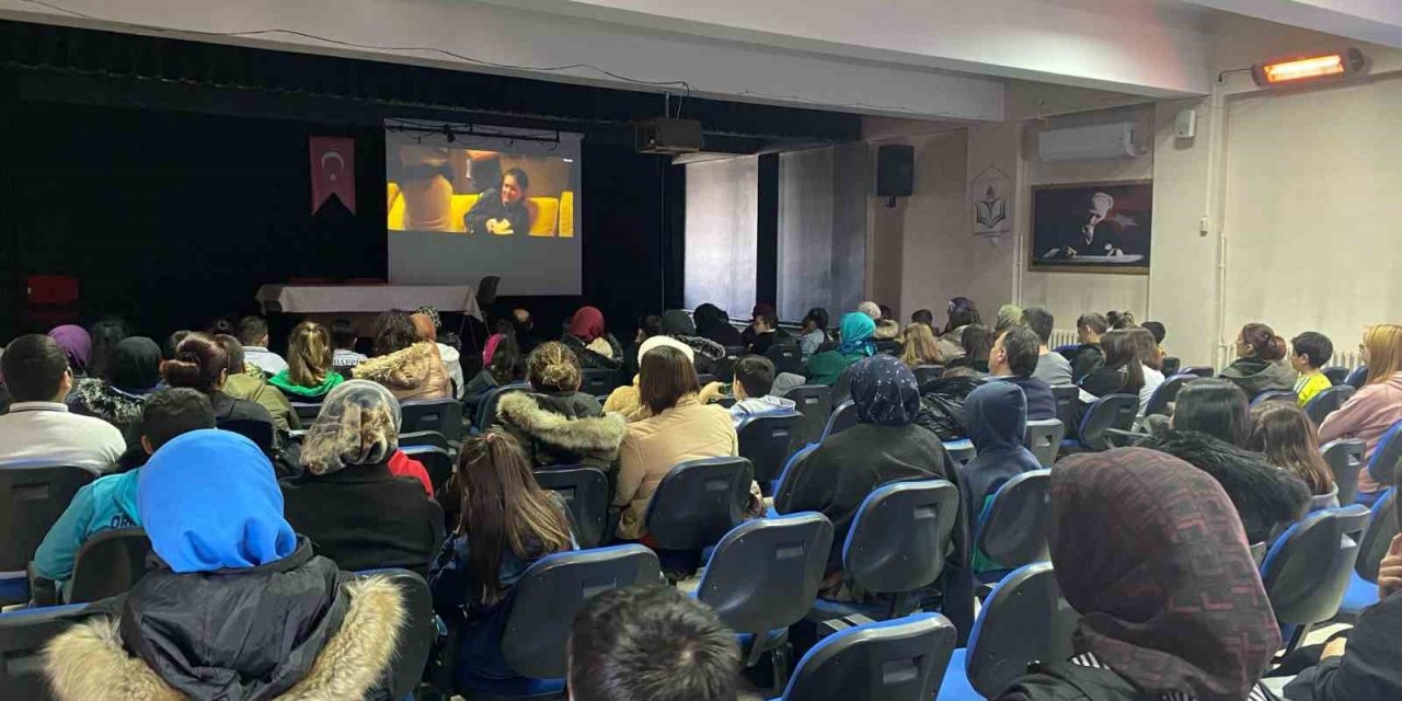 Eskişehir Orgeneral Halil Sözer Ortaokulu’nda ‘aile Yılı’ Etkinliği