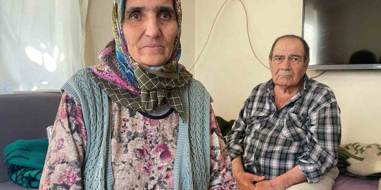 Felçli Kocasını Tıraş Ederken Görüntülenen Kadın: "sadece İyi Günde Değil Kötü Günde De Yanındayım"