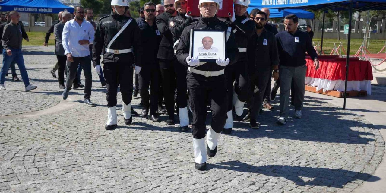 Kanser Tedavisi Görürken Hayatını Kaydeden Başpolise Veda