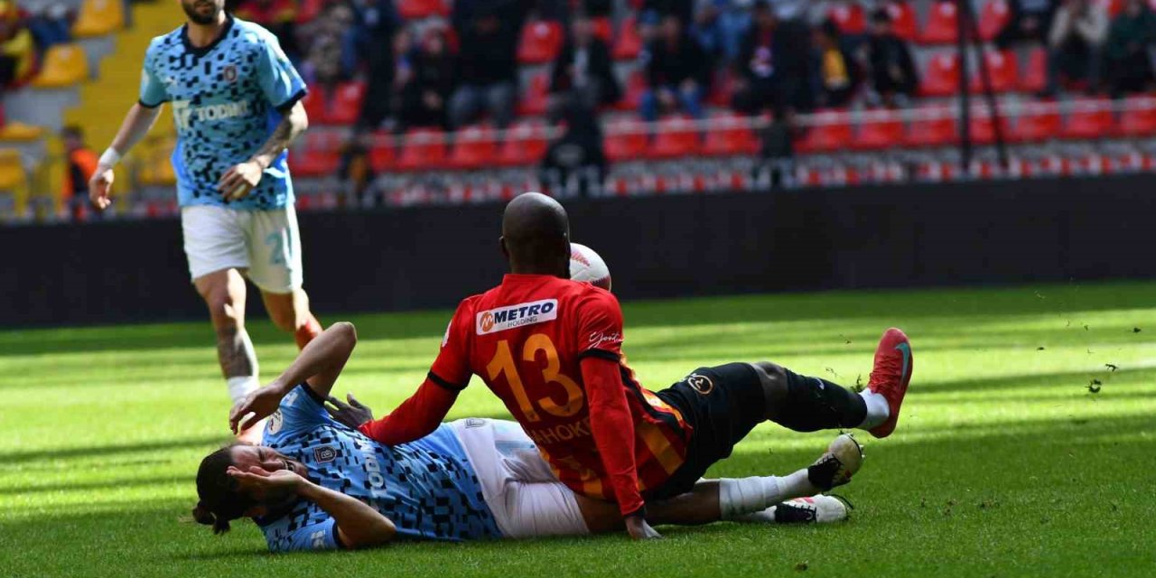 Trendyol Süper Lig: Kayserispor: 3 - Başakşehir: 1 (maç Sonucu)