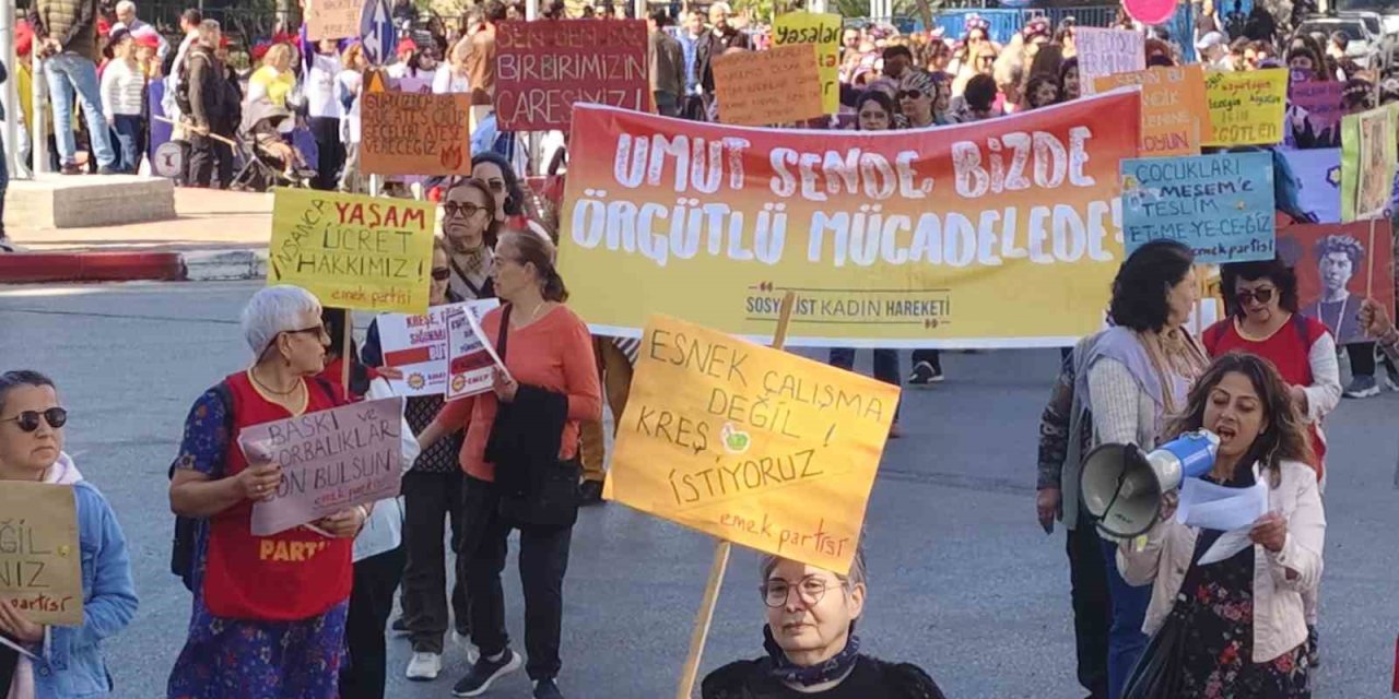 Antalya’da Kadınlar 8 Mart İçin Yürüdü