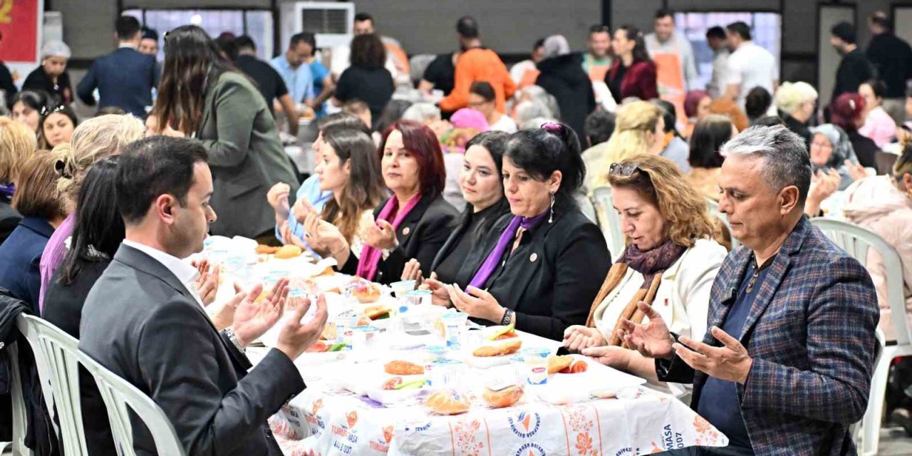 Dünya Kadınlar Günü’nde Kadınlar Aynı Sofrada Buluştu