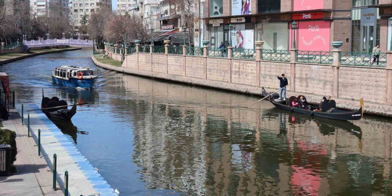 Eskişehir’de Güzel Hava Gondollarda Yoğunluk Oluşturdu