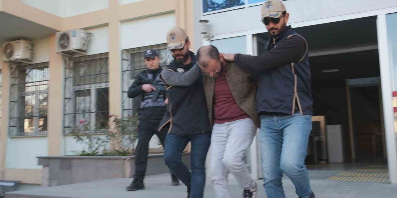 Mersin’de Cumhurbaşkanı’na Hakaretten Gözaltına Alınan Şahıs Tutuklandı