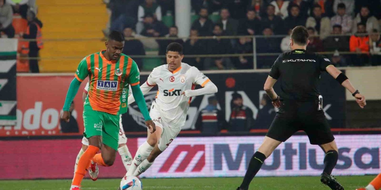 Trendyol Süper Lig: Corendon Alanyaspor: 1 - Galatasaray: 2 (maç Sonucu)