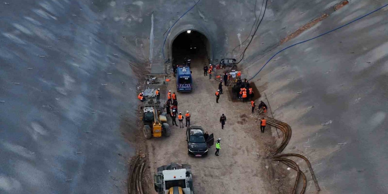 Kaya Düşen Hızlı Tren Şantiyesinde Arama Kurtarma Çalışmaları Tamamlandı