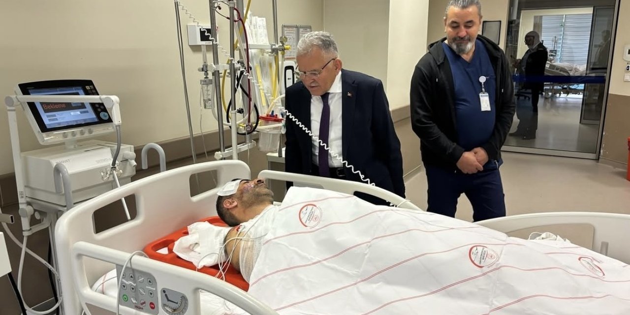 Kayseri Büyükşehir Belediye Başkanr Büyükkılıç’tan Şantiyede Yaralanan İşçiye Ziyaret