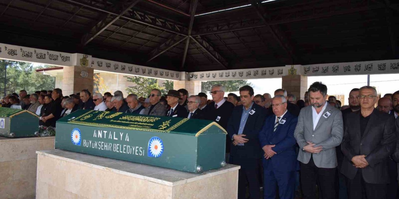 Antalya’nın Duayen Gazetecilerinden Cengiz Savaşeri Son Yolculuğuna Uğurlandı