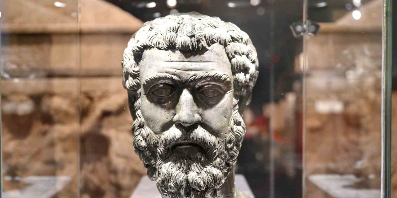 Septimius Severus’un Heykel Başı Ve Pişmiş Toprak Levhalar Anavatanında