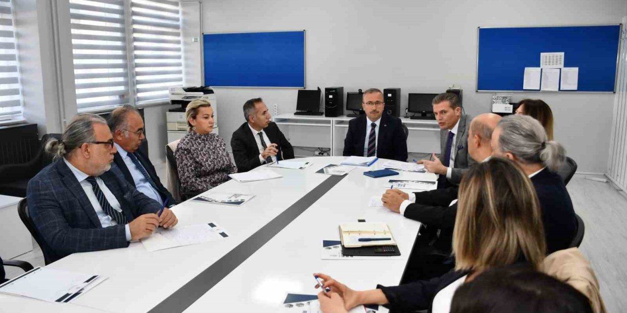 Eskişehir’de Mesleki Ve Teknik Eğitim Değerlendirme Toplantısı Gerçekleşti