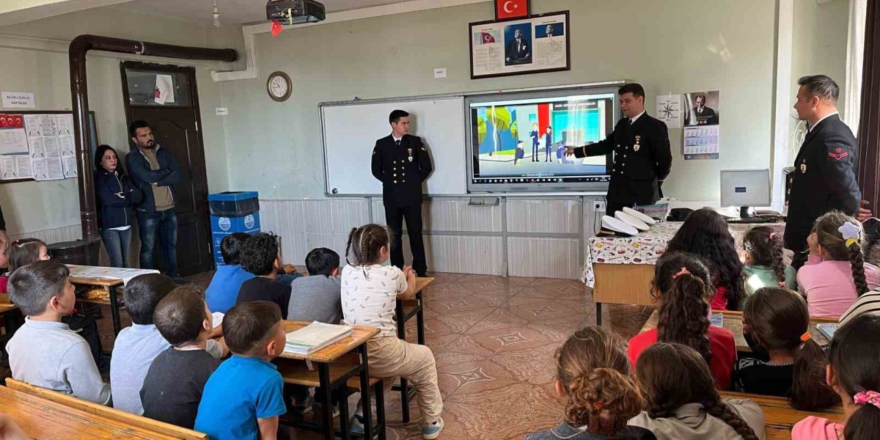 Öğrencilere Deniz Sevgisi Aşılanıyor