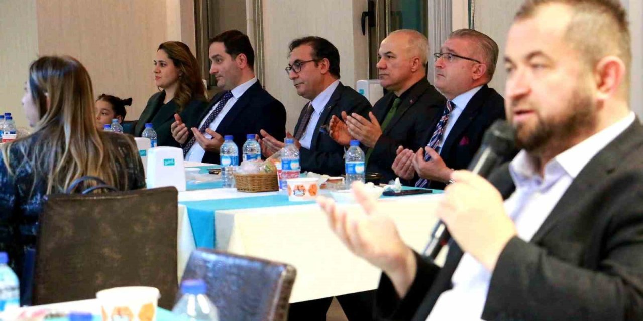 Antalya Adliyesi Personeli İftar Programında Bir Araya Geldi