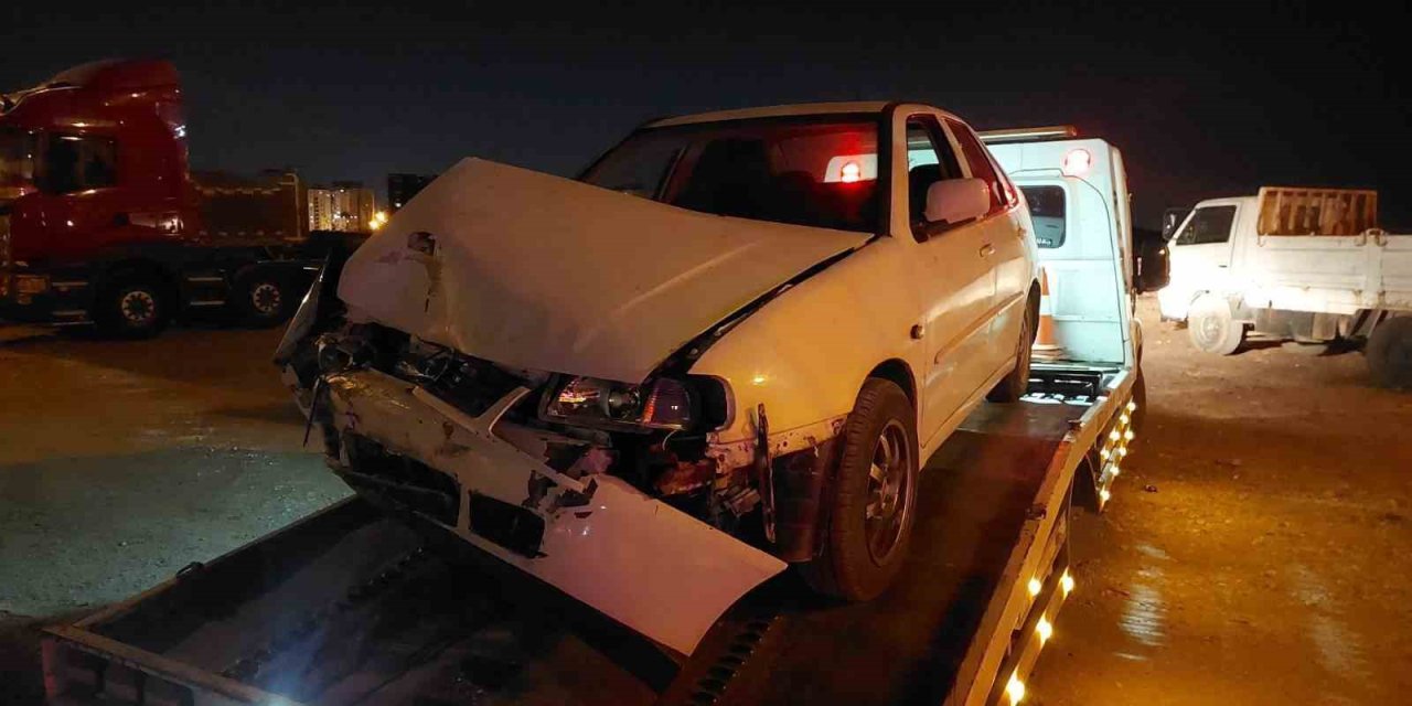 Kamyonet İle Otomobil Çarpıştı: 1 Yaralı