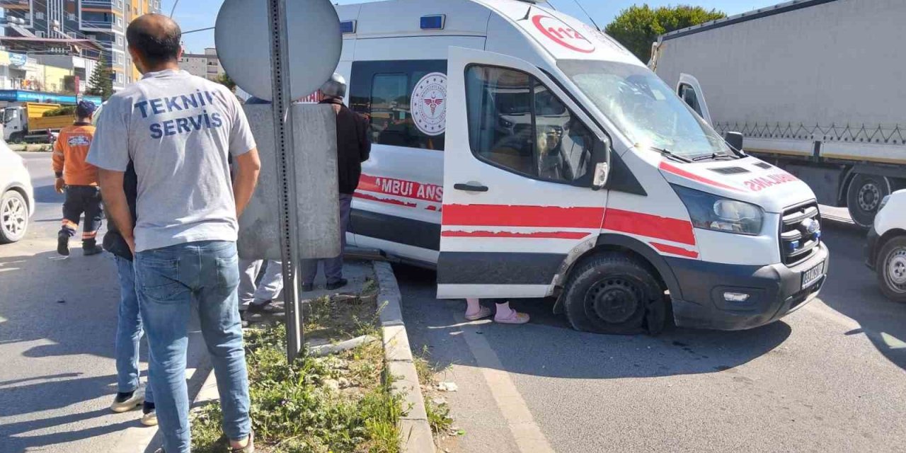 Ambulans Şoförünün Dikkati Faciayı Önledi