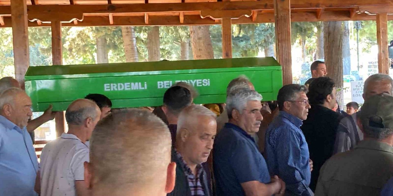 Acı Olay: Babası 6 Yıl Önce Vefat Eden 8 Yaşındaki Naz Kazada Hayatını Kaybetti