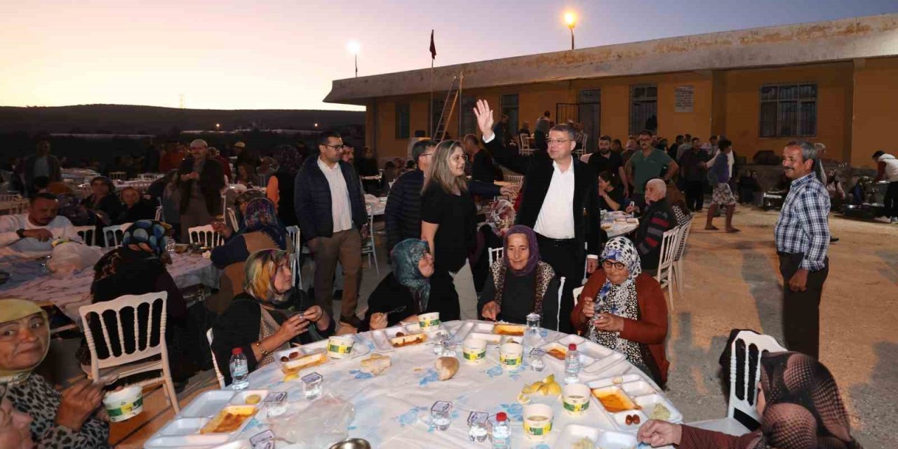 Silifke Belediye Başkanı Turgut, Atakentlilerle Bir Araya Geldi