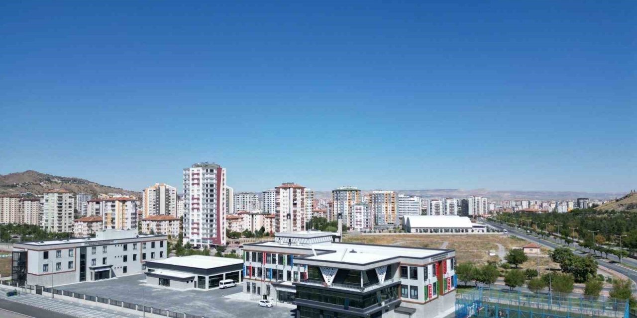 Melikgazi Belediyesi Eğitim Yatırımlarıyla Takdir Topluyor