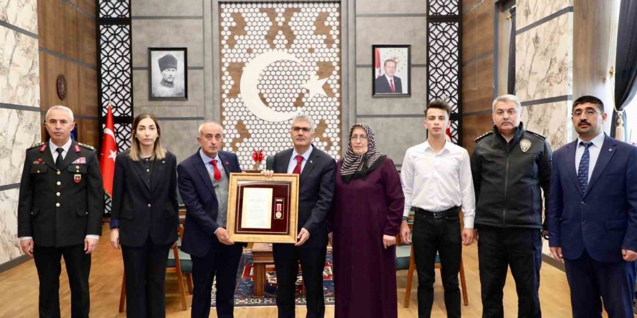 Niğdeli Şehit Uzman Çavuşun Ailesine Devlet Övünç Madalyası Verildi