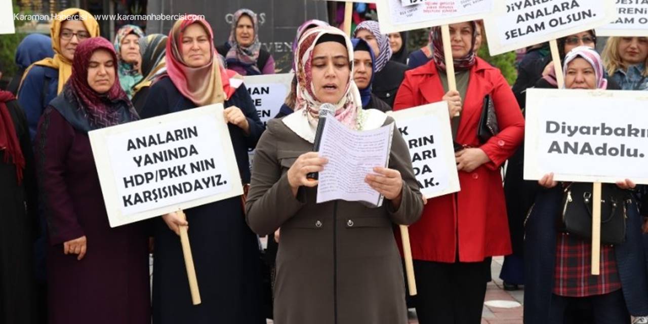 Karamanlı Annelerden Hdp Binası Önünde Bekleyen Annelere Destek