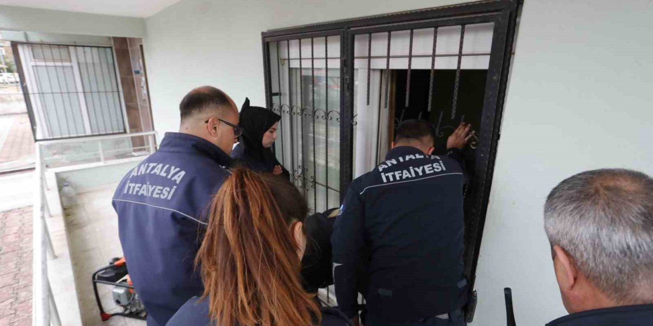 Arkadaşına Ulaşamayan Genç Kız, Gözyaşları İçinde Bekledi