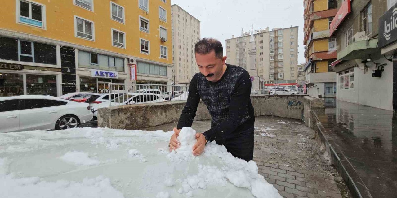 Mart Karı Kayseri’yi Beyaza Bürüdü