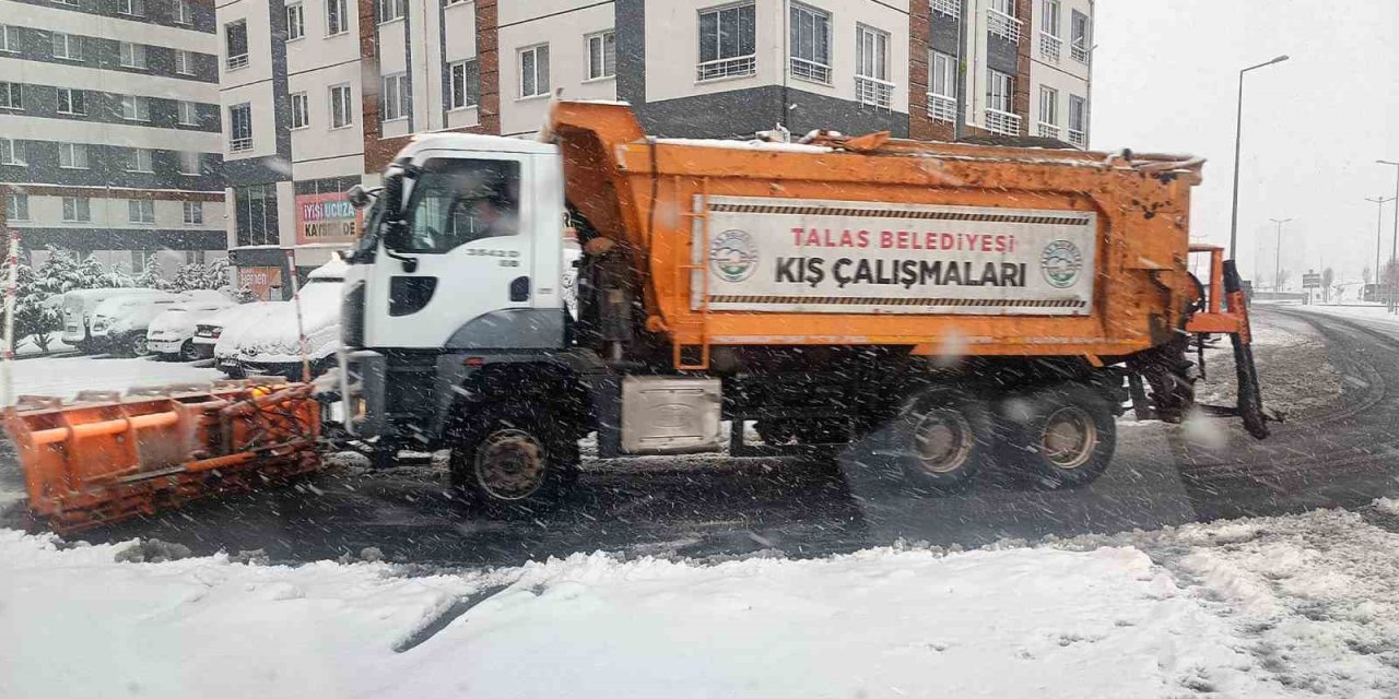 Kar Yine Yağdı,talas’ta Kış Çalışmalar Yeniden Başladı