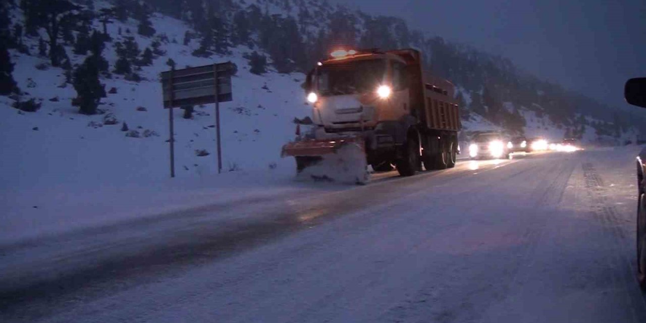 Antalya-konya Kara Yolu Tır Ve Çekicilerin Geçişine Yeniden Açıldı