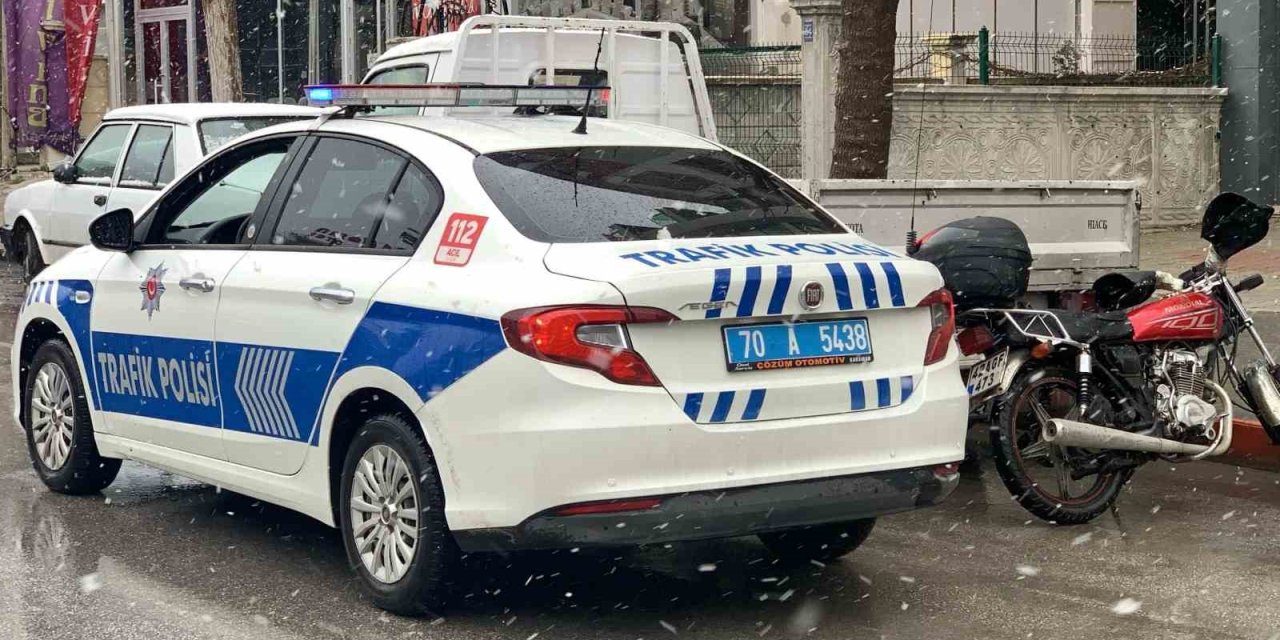 Karaman'da Motosiklet Yaya Kadına Çarptı