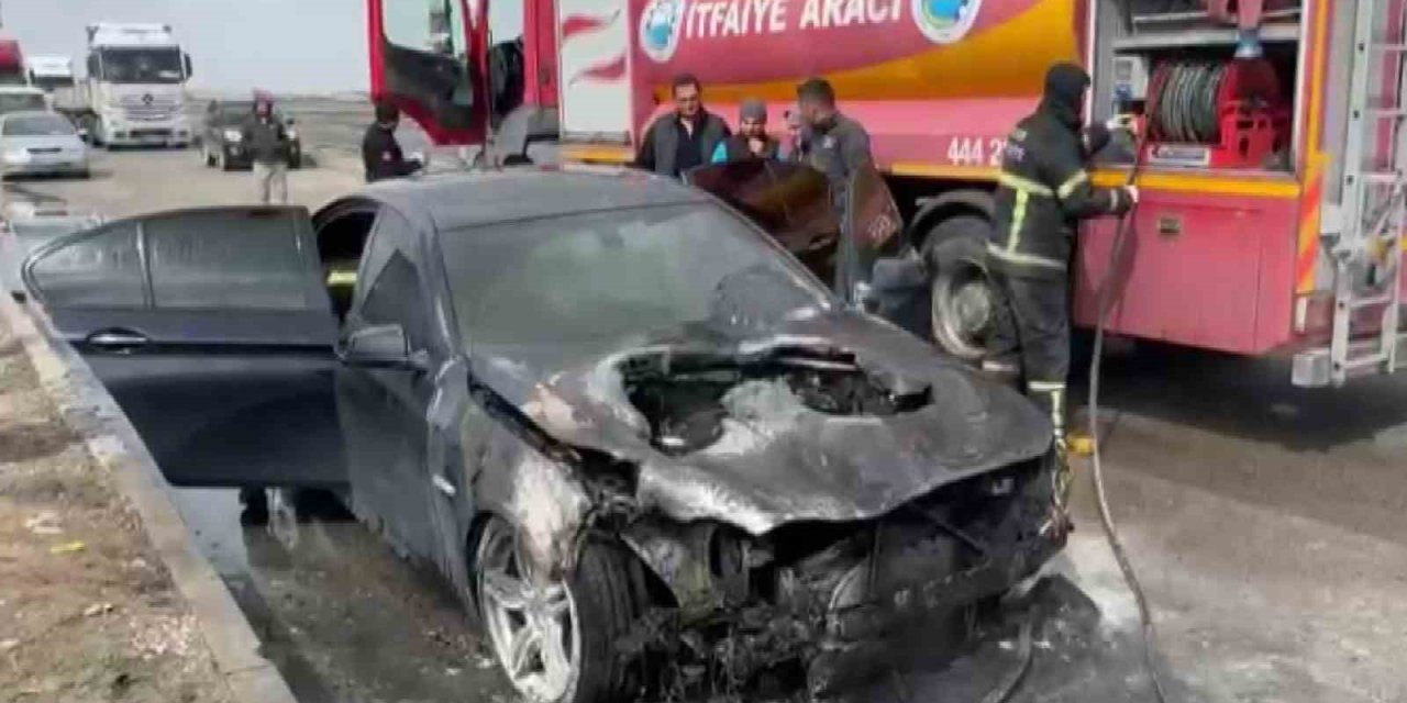 Aksaray’da Seyir Halindeki Otomobilde Yangın