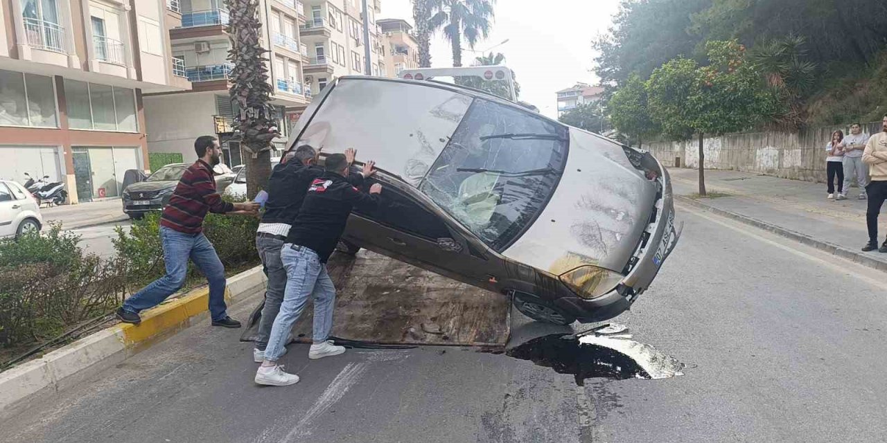 Virajı Alamayan Otomobil Takla Attı, Sürücü Yaralandı