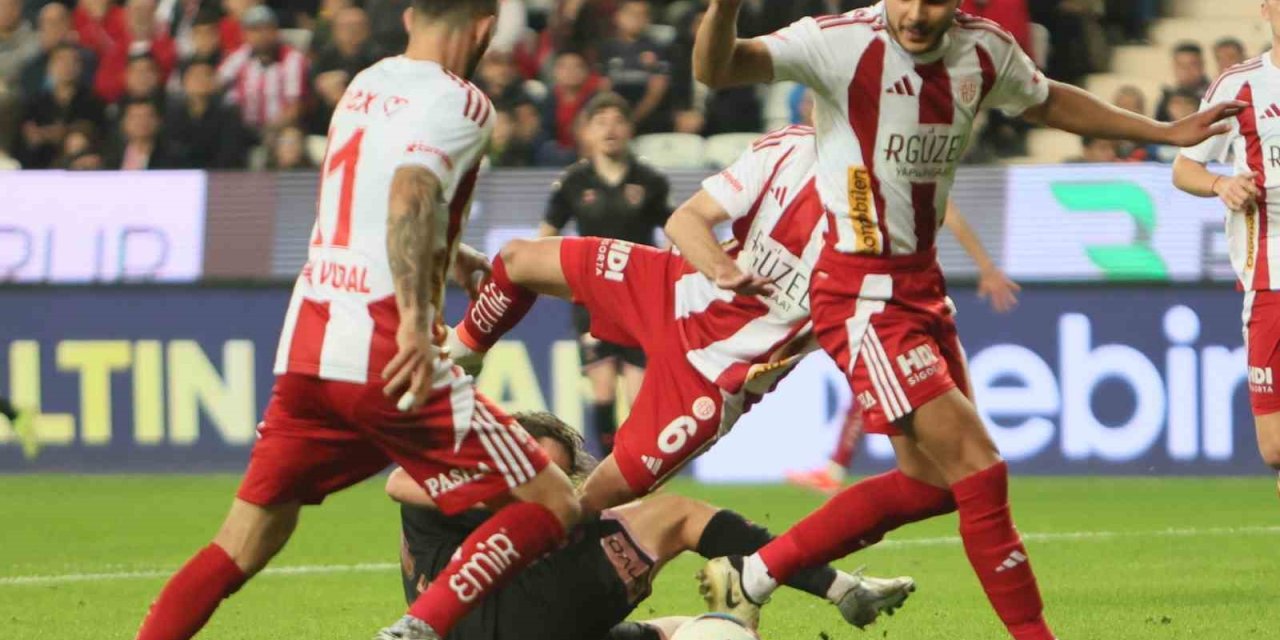 Trendyol Süper Lig: Antalyaspor: 2 - Samsunspor: 1 (maç Sonucu)