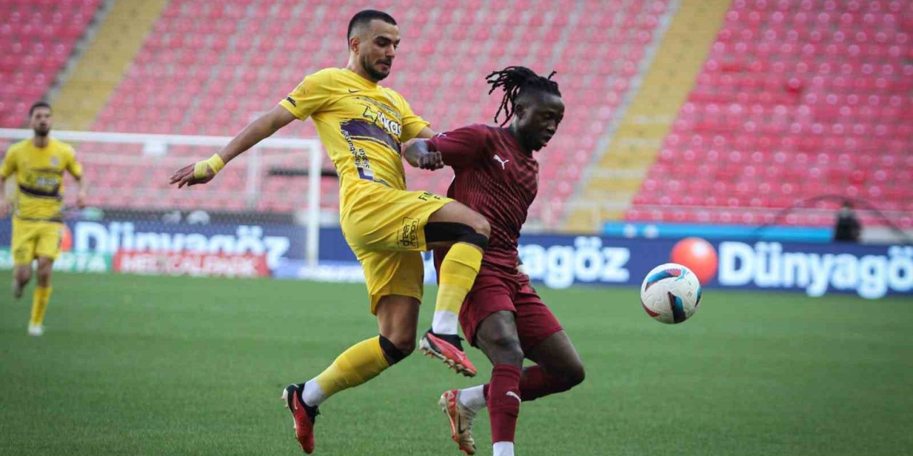 Trendyol Süper Lig: Atakaş Hatayspor: 0 - Eyüpspor: 1 (ilk Yarı)