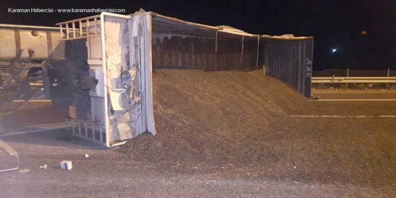 Niğde'de Çekirdek Yüklü Tır Devrildi: 1 Yaralı