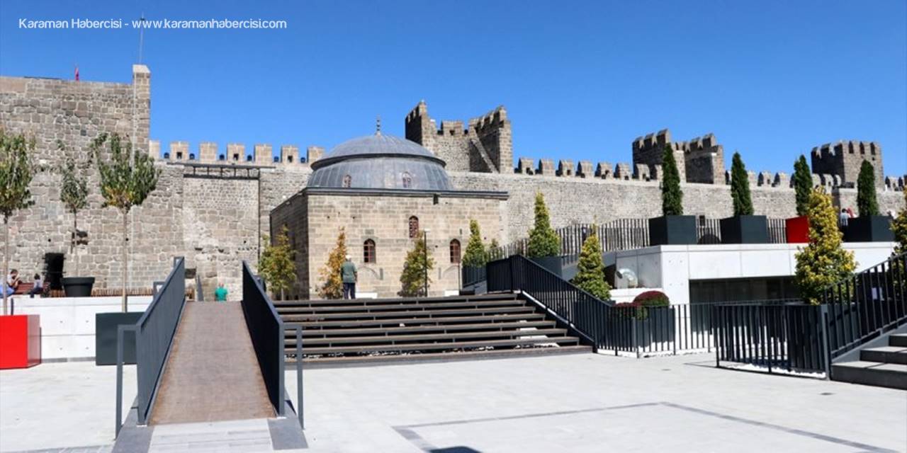 Tarihi Kayseri Kalesi'ne Ziyaretçi İlgisi