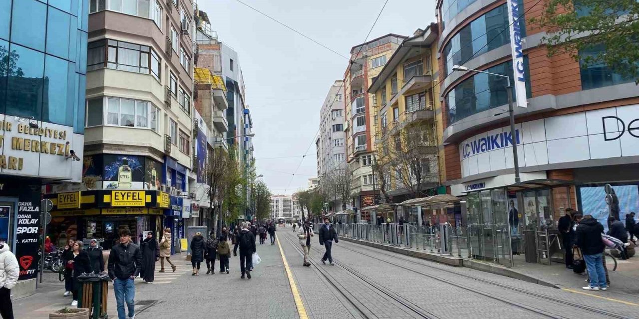 Eskişehir’de Soğuk Havanın Etkisiyle Kent Merkezi Sakinleşti