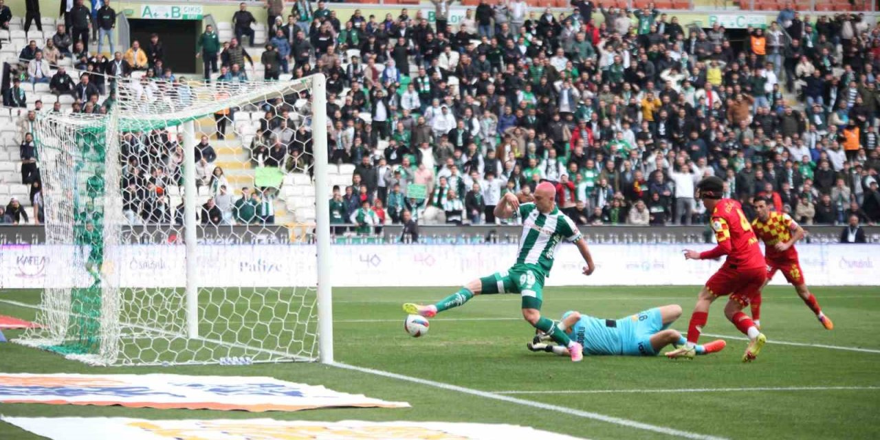 Trendyol Süper Lig: Konyaspor: 1 - Göztepe: 0 (ilk Yarı)