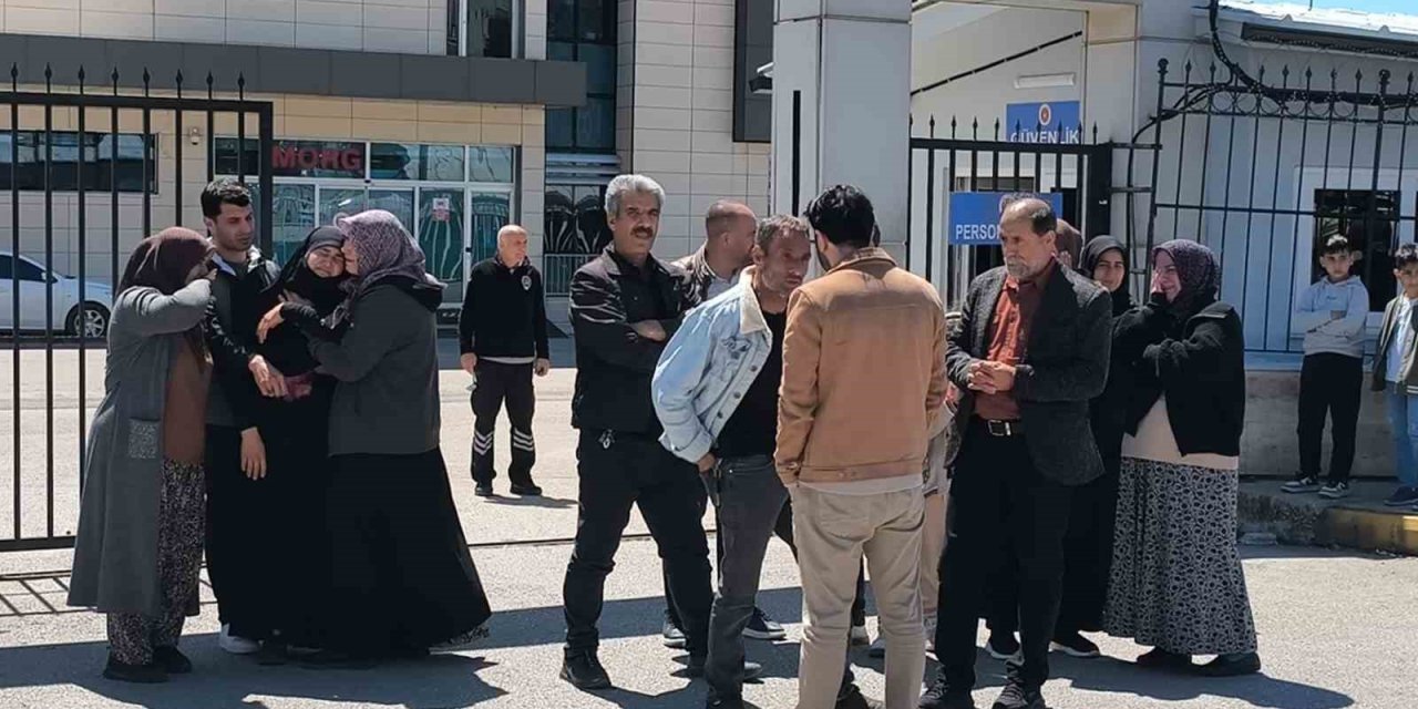 Kamyonla Çarpışan Motosikletin 16 Yaşındaki Sürücüsü Hayatını Kaybetti