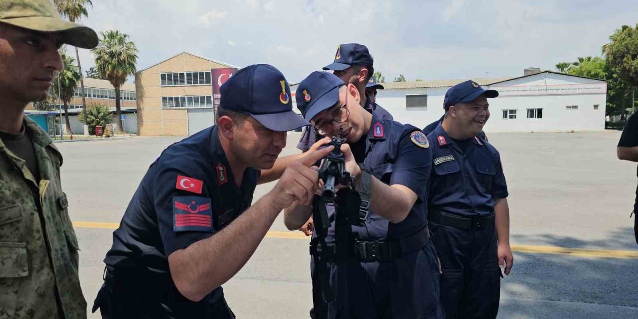 Mersin’de Özel Bireyler Asker Olma Heyecanı Yaşadı