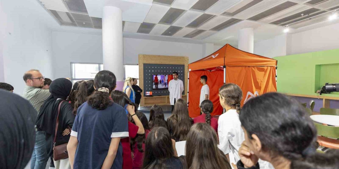 Mersin’de Öğrencilere Sanal Gerçeklikte Afet Eğitimi