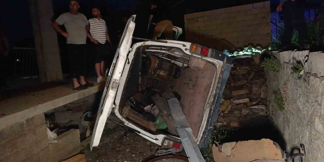 ‘balık Avlayacağım’ Deyip Patronundan Aldığı Araçla Evin Avlusuna Uçtu