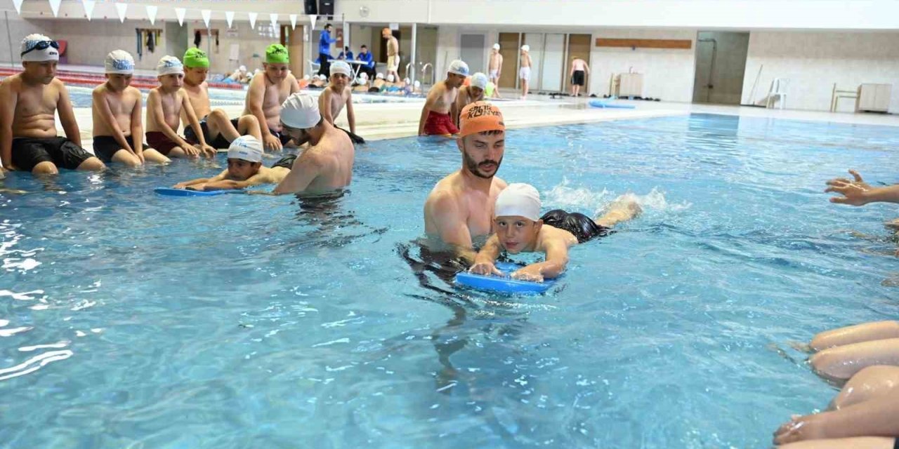 Başkan Altay: "6 İlçede 11 Bin 500 Üçüncü Sınıf Öğrencisine Yüzme Öğretiyoruz"