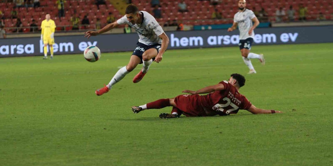 Trendyol Süper Lig: Hatayspor: 1 - Fenerbahçe: 1  (ilk Yarı)
