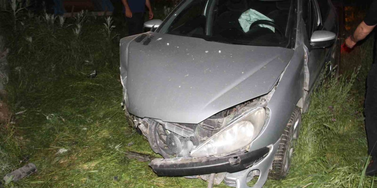 Konya’da Elektrikli Golf Aracı İle Otomobil Çarpıştı: 3 Yaralı