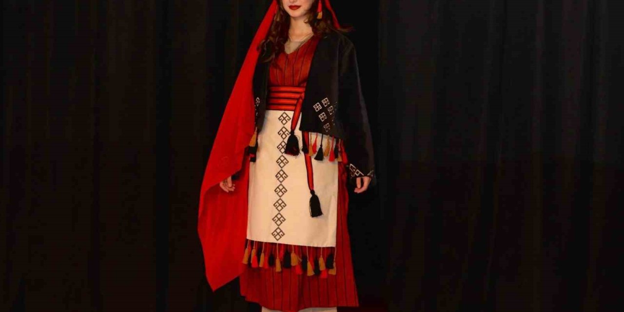 Geçmişten Günümüze Niğde Motifleri Defilesi Düzenlendi