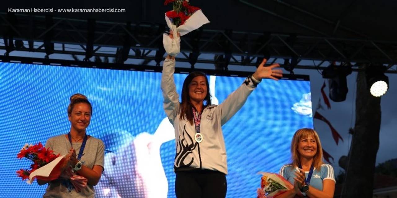 Serbest Dalış Şampiyonasında Derin Ve Erken Şampiyon