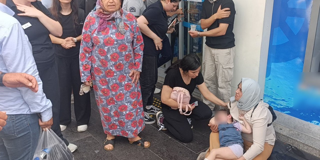 Manavgat’ta Motosikletli Kurye Yaya Geçidinde Anne Ve Kızına Çarptı: 3 Yaralı