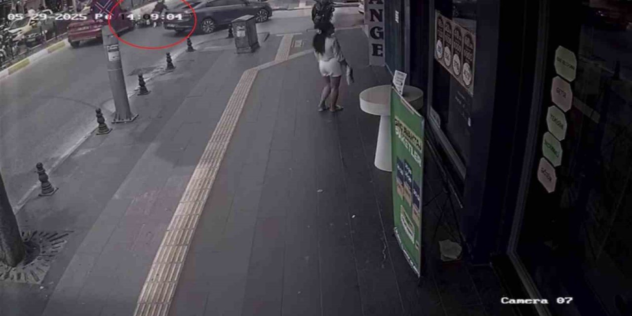 Motosiklete Çarpan Otomobil Sürücüsü Durmayıp Uzaklaştı