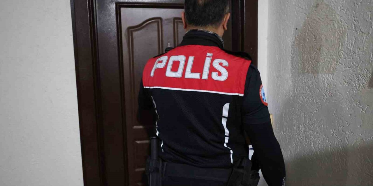 Mersin’de 54 Adrese Operasyon: 89 Aranan Şahıs Yakalandı